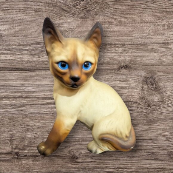Vintage Siamese Cat Figurine Blue Eyes Hand-Painted Ceramic Decorative Piece 6" - Picture 1 of 9